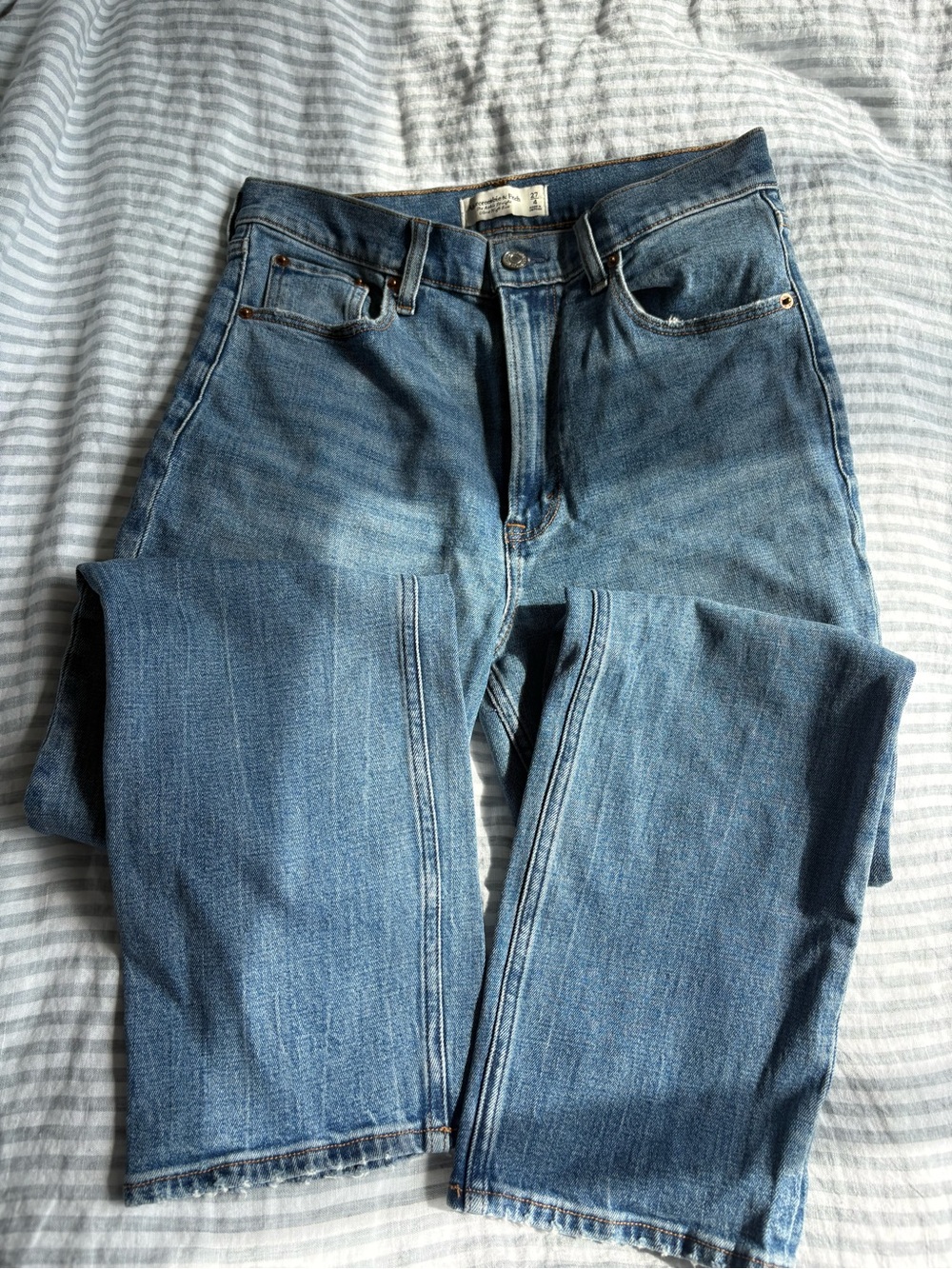 Abercrombie & Fitch women’s Blue Straight Jeans